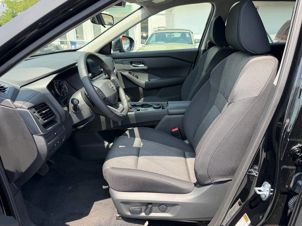 2026 Nissan Rogue - Image 3 of 25