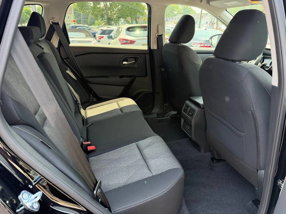 2026 Nissan Rogue - Image 18 of 25