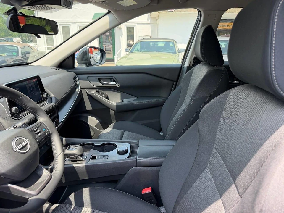 2026 Nissan Rogue - Image 4 of 25