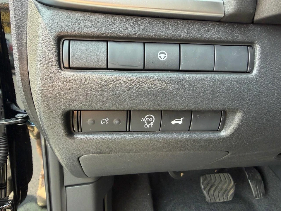 2026 Nissan Rogue - Image 6 of 25