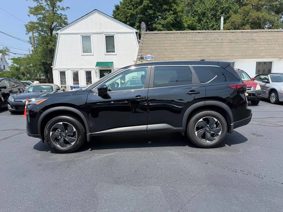 2026 Nissan Rogue - Image 21 of 25