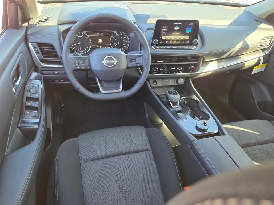 2026 Nissan Rogue - Image 9 of 20