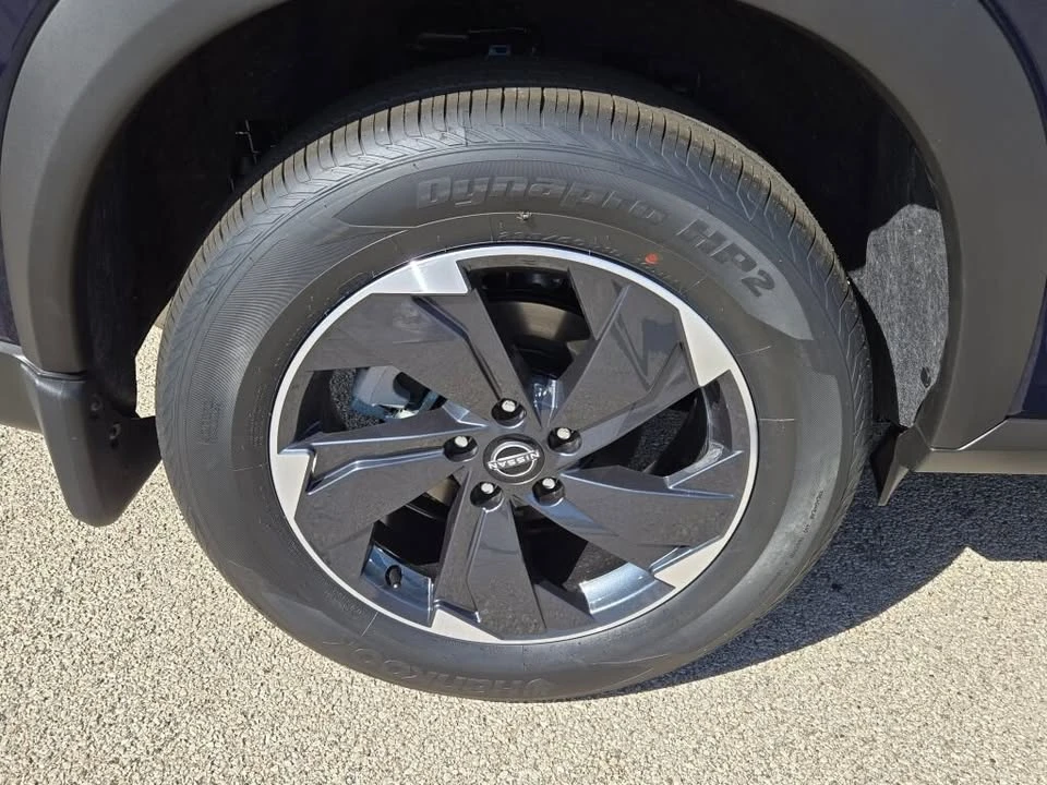 2026 Nissan Rogue - Image 4 of 20