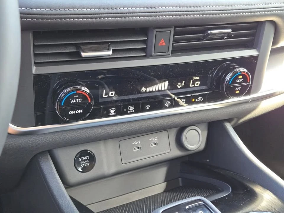 2026 Nissan Rogue - Image 13 of 20