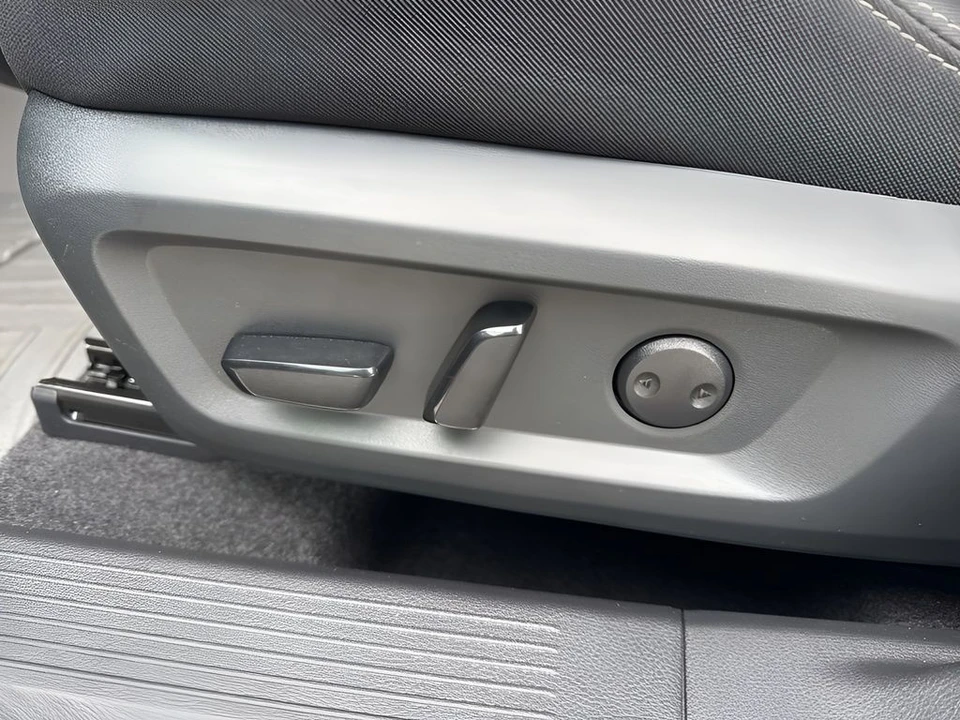 2026 Nissan Rogue - Image 10 of 12