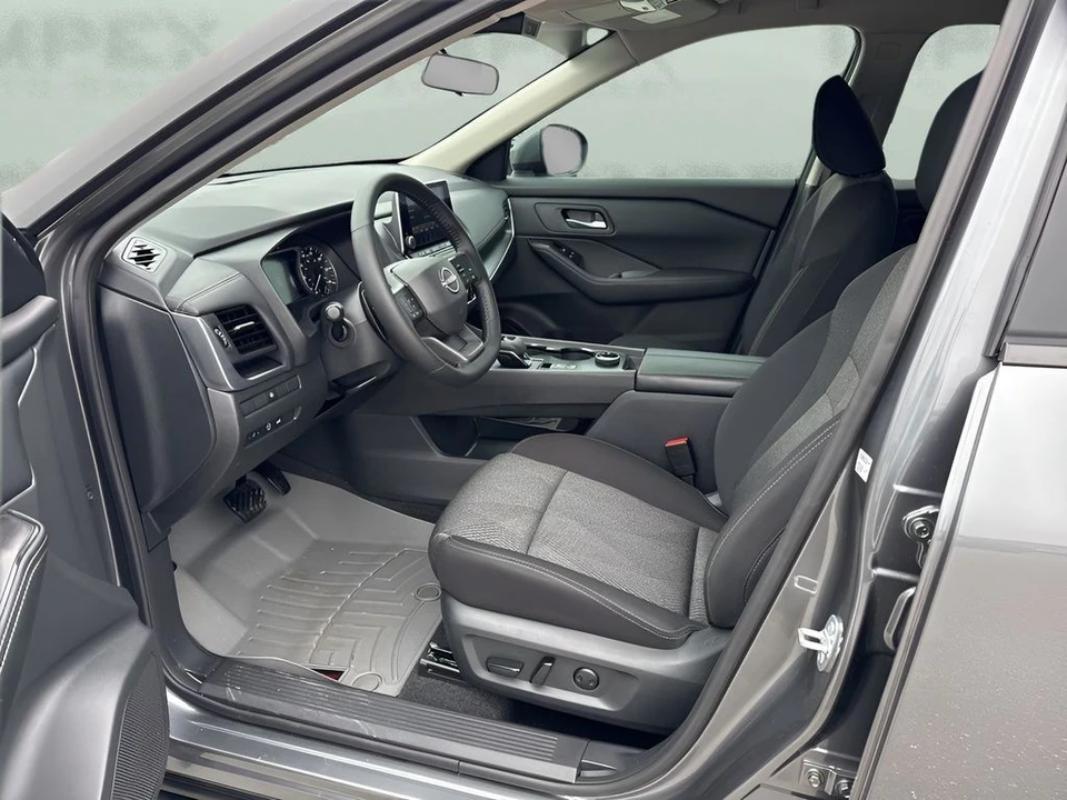 2026 Nissan Rogue - Image 9 of 12