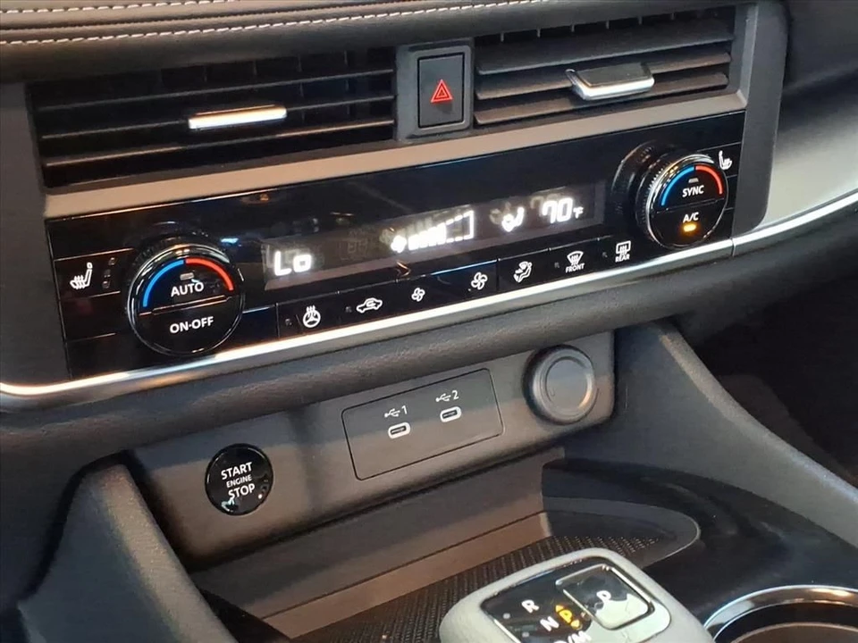 2026 Nissan Rogue - Image 9 of 21