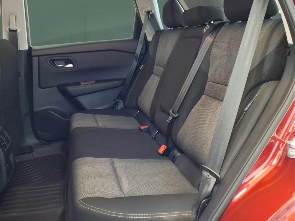 2026 Nissan Rogue - Image 21 of 24
