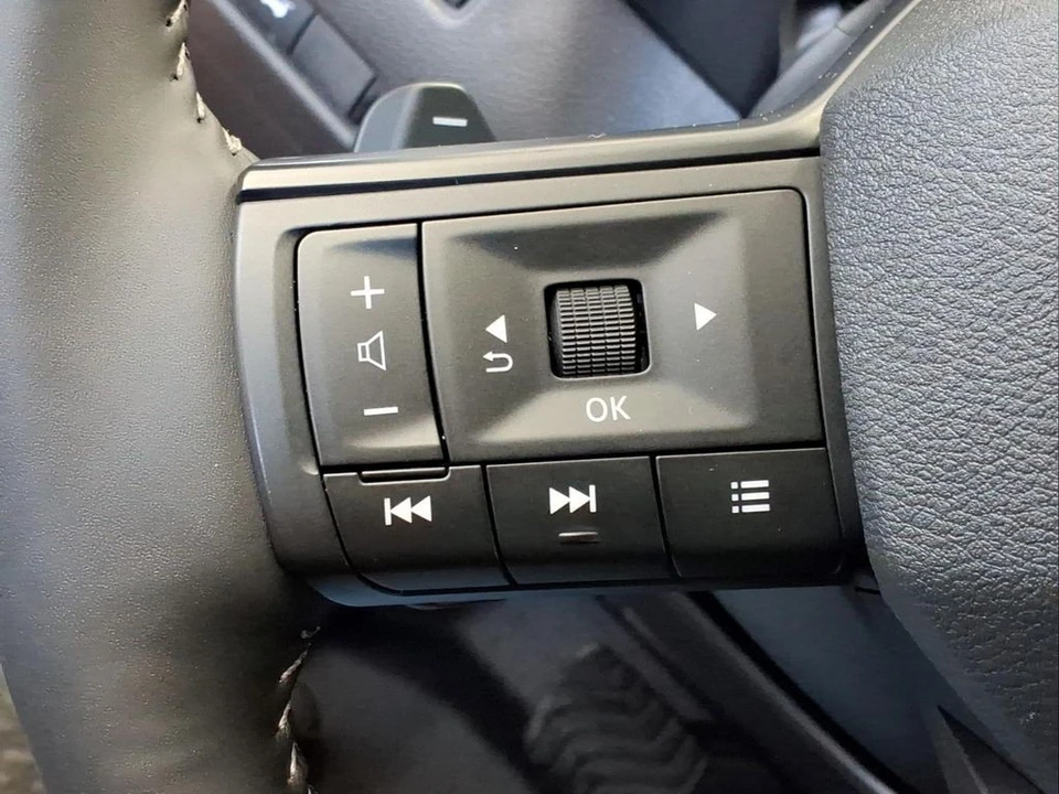 2026 Nissan Rogue - Image 14 of 24
