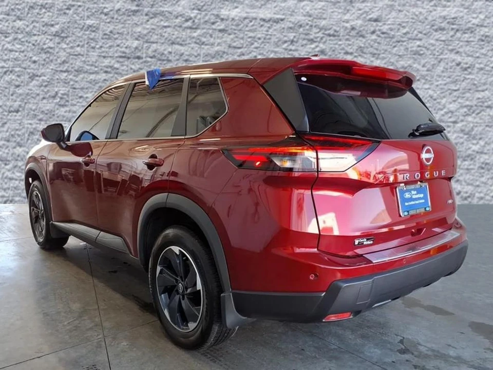 2026 Nissan Rogue - Image 4 of 21