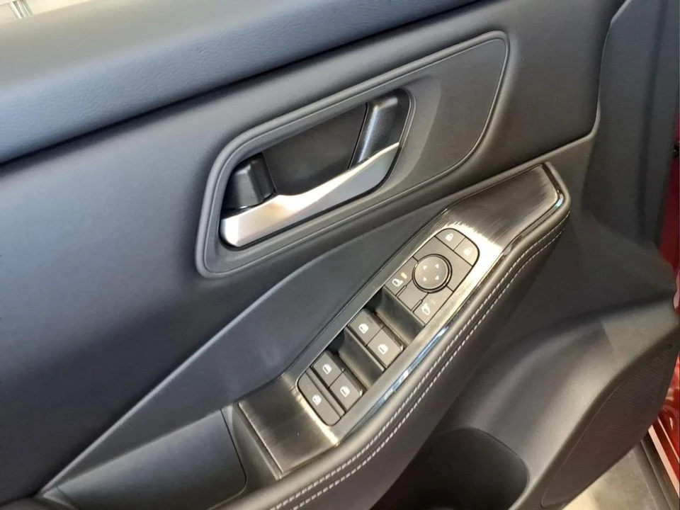 2026 Nissan Rogue - Image 11 of 24