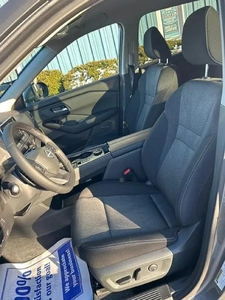 2026 Nissan Rogue - Image 5 of 12