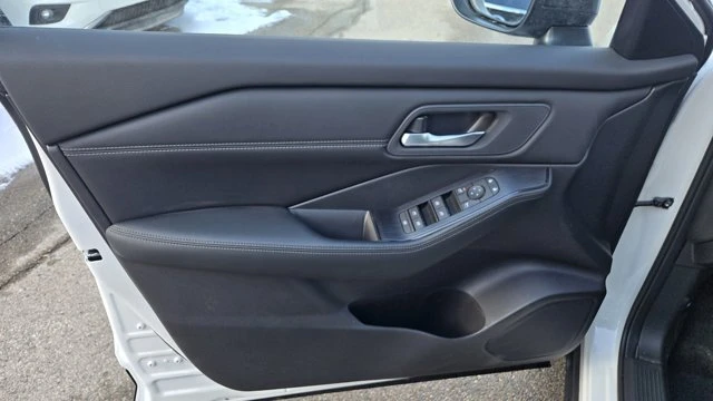 2026 Nissan Rogue - Image 14 of 20