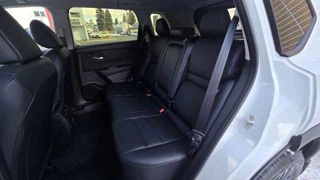 2026 Nissan Rogue - Image 16 of 20