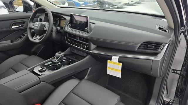 2026 Nissan Rogue - Image 8 of 19