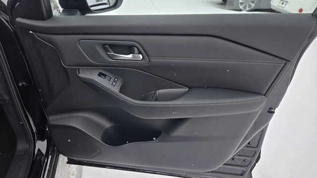 2026 Nissan Rogue - Image 18 of 19
