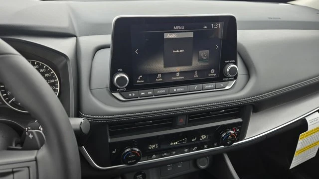 2026 Nissan Rogue - Image 11 of 19