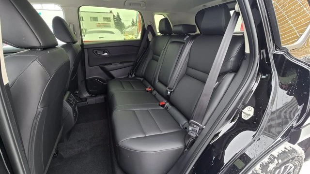 2026 Nissan Rogue - Image 15 of 19