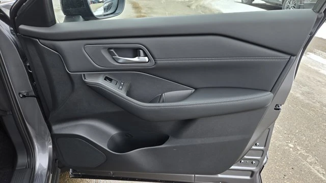 2026 Nissan Rogue - Image 19 of 20