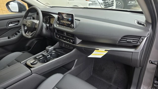 2026 Nissan Rogue - Image 8 of 20