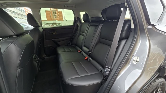 2026 Nissan Rogue - Image 16 of 20