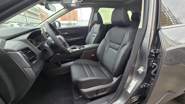 2026 Nissan Rogue - Image 15 of 20