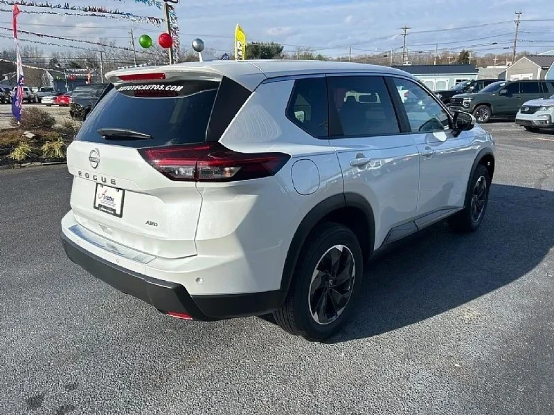 2026 Nissan Rogue - Image 3 of 12