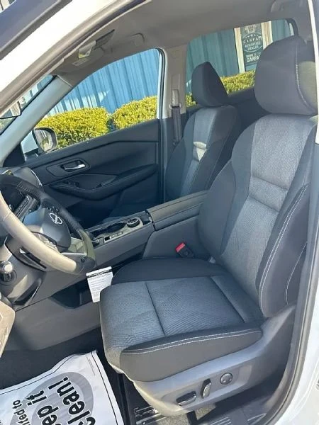 2026 Nissan Rogue - Image 5 of 12