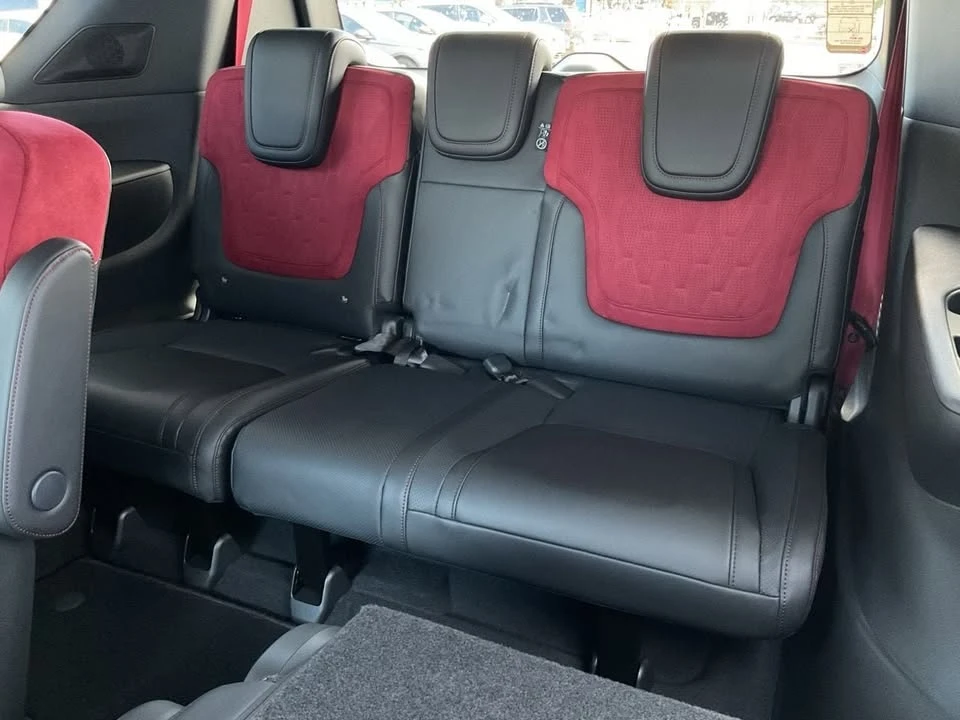 2026 Nissan Armada - Image 17 of 20