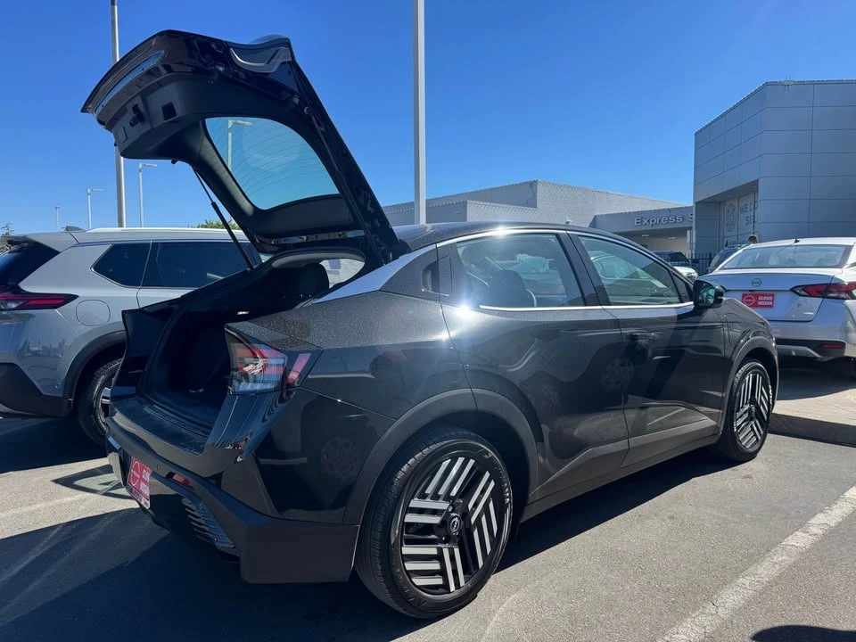 2026 Nissan Leaf - Image 2 of 8