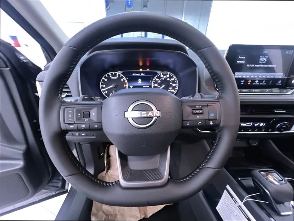 2026 Nissan Rogue - Image 15 of 20