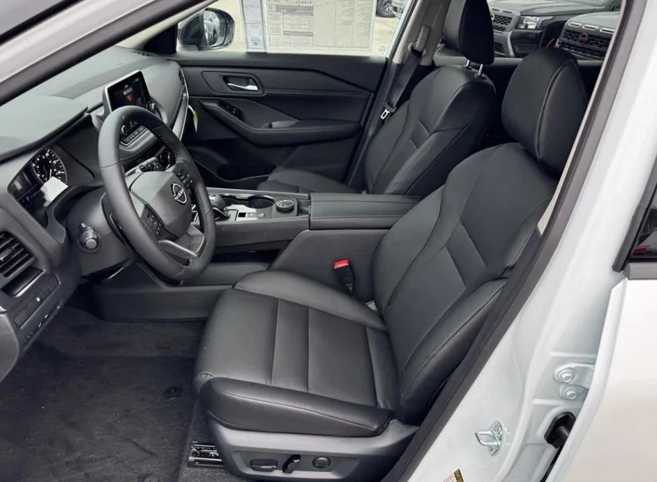 2026 Nissan Rogue - Image 7 of 12