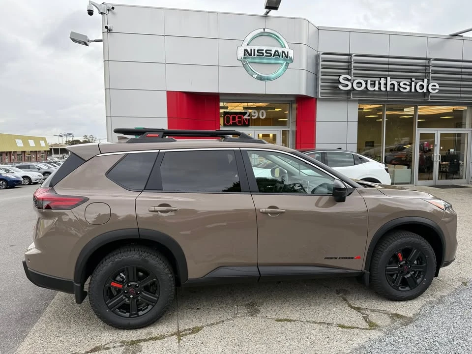 2026 Nissan Rogue - Image 5 of 15