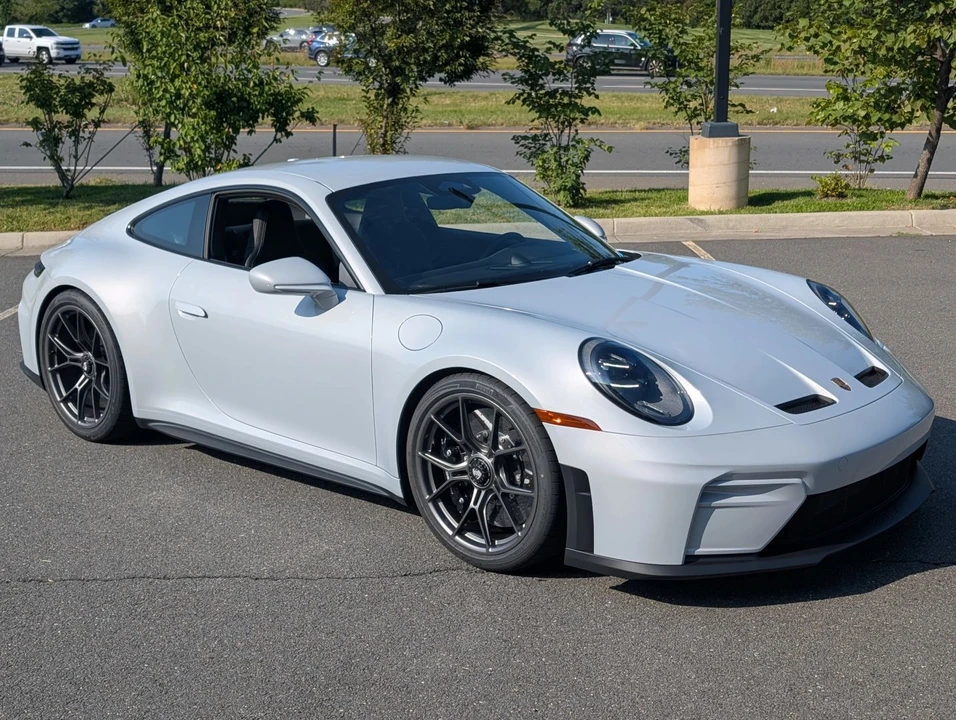 2026 Porsche 992 Carrera - Image 15 of 31