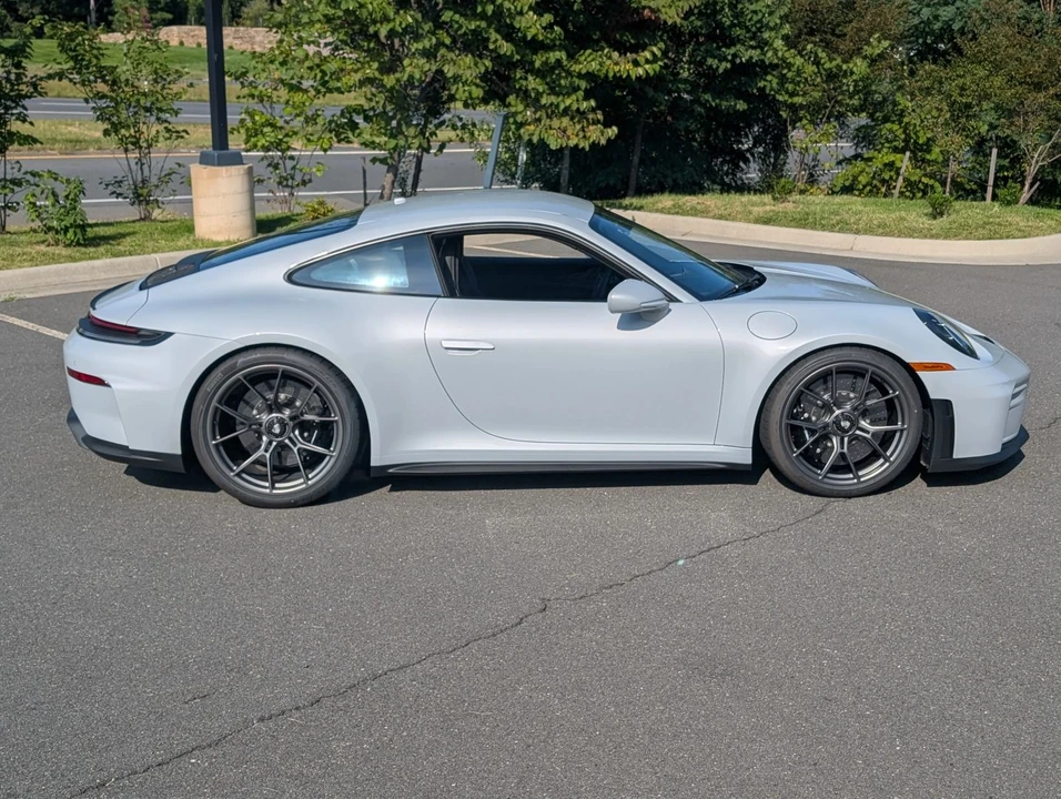 2026 Porsche 992 Carrera - Image 13 of 31
