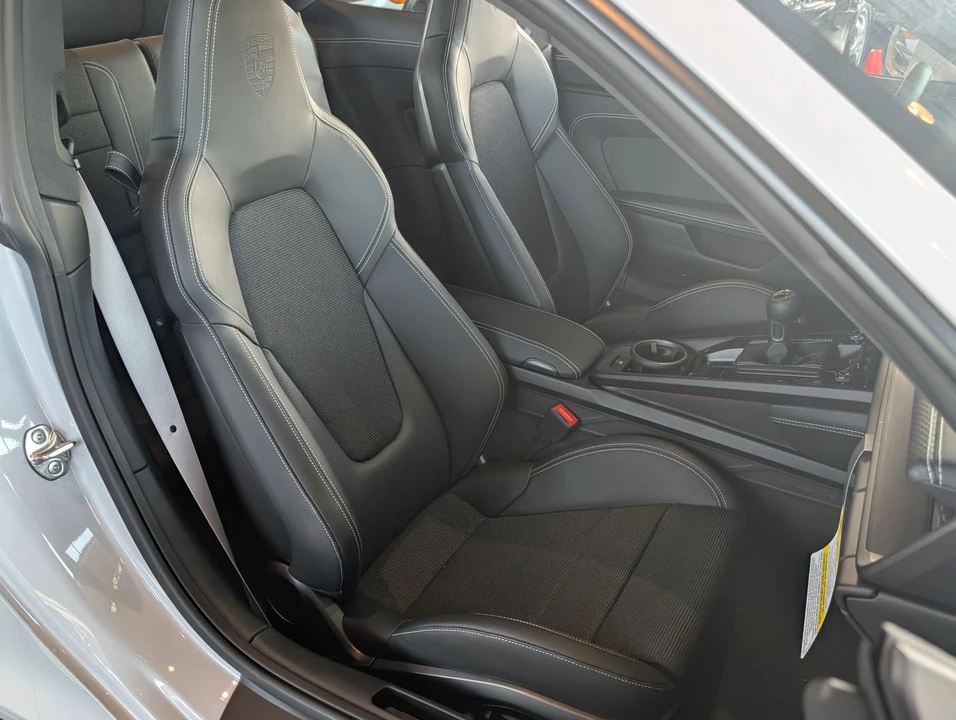 2026 Porsche 992 Carrera - Image 22 of 31