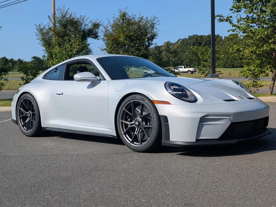 2026 Porsche 992 Carrera - Image 16 of 31