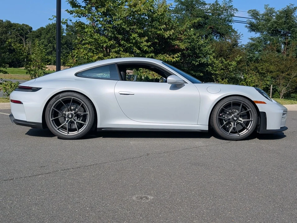 2026 Porsche 992 Carrera - Image 14 of 31