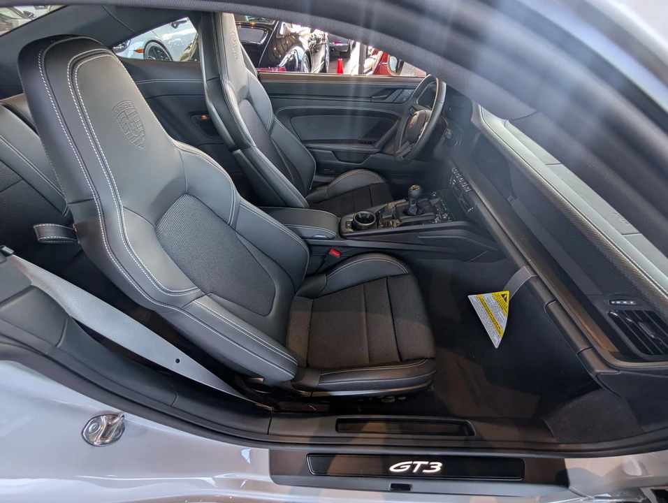 2026 Porsche 992 Carrera - Image 20 of 31
