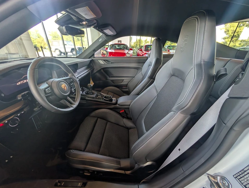 2026 Porsche 992 Carrera - Image 17 of 31