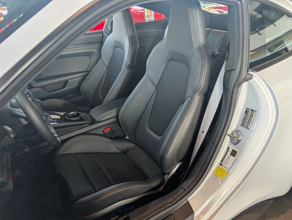 2026 Porsche 992 Carrera - Image 19 of 31