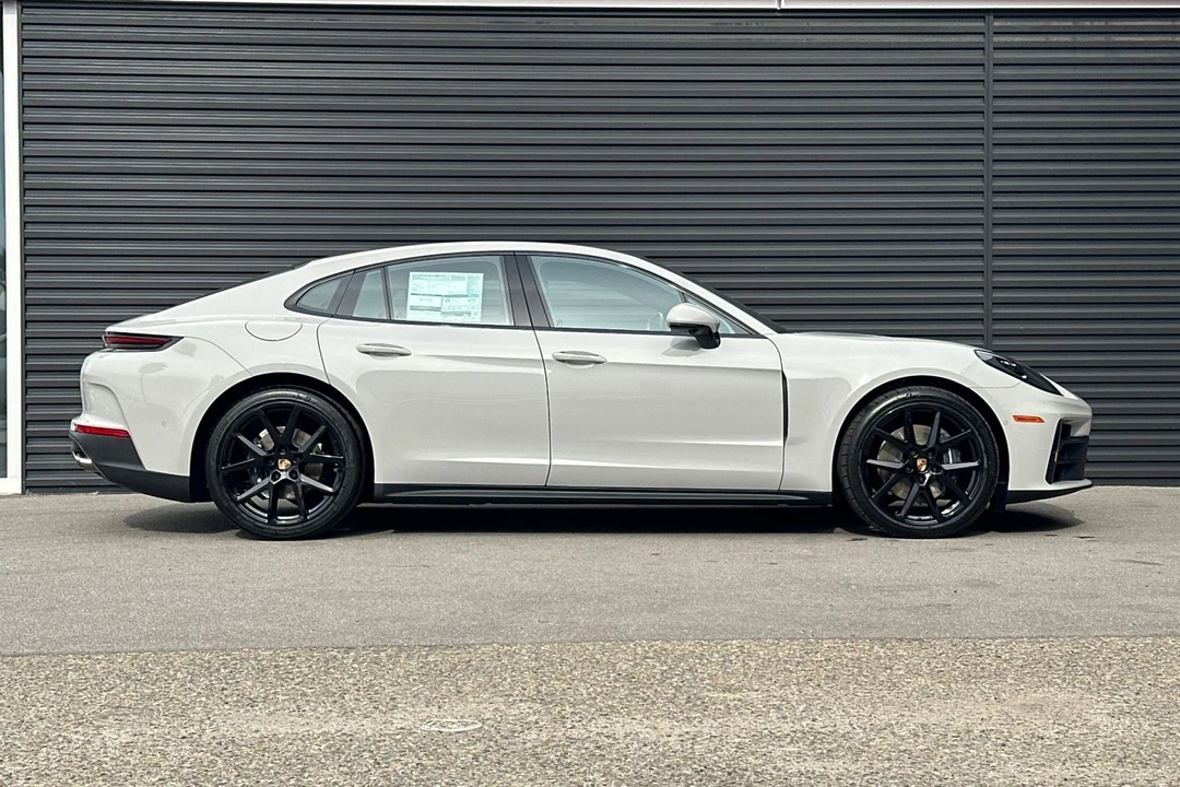 2026 Porsche 976 Panamera - Image 9 of 21