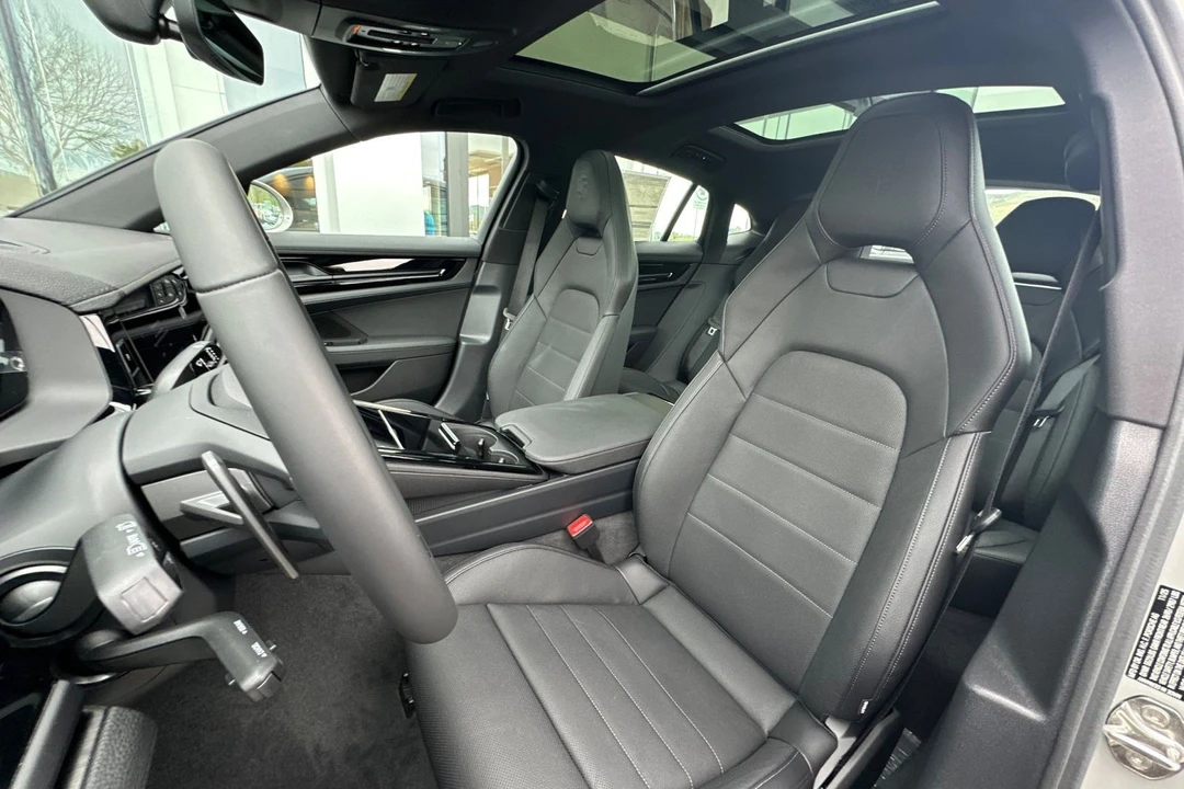 2026 Porsche 976 Panamera - Image 5 of 21
