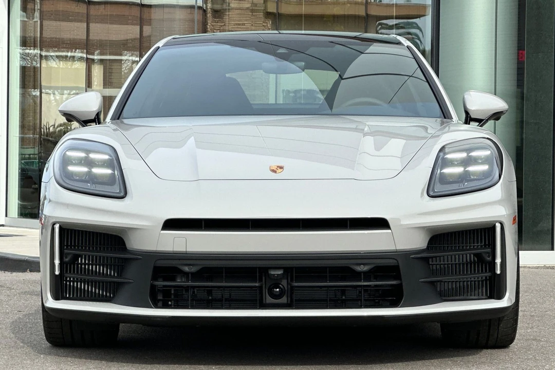 2026 Porsche 976 Panamera - Image 11 of 21