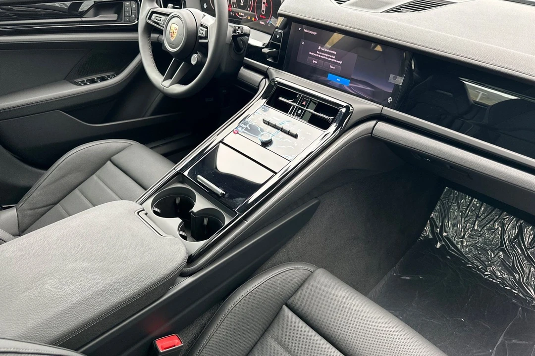 2026 Porsche 976 Panamera - Image 17 of 21