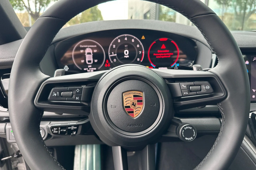 2026 Porsche 976 Panamera - Image 29 of 31