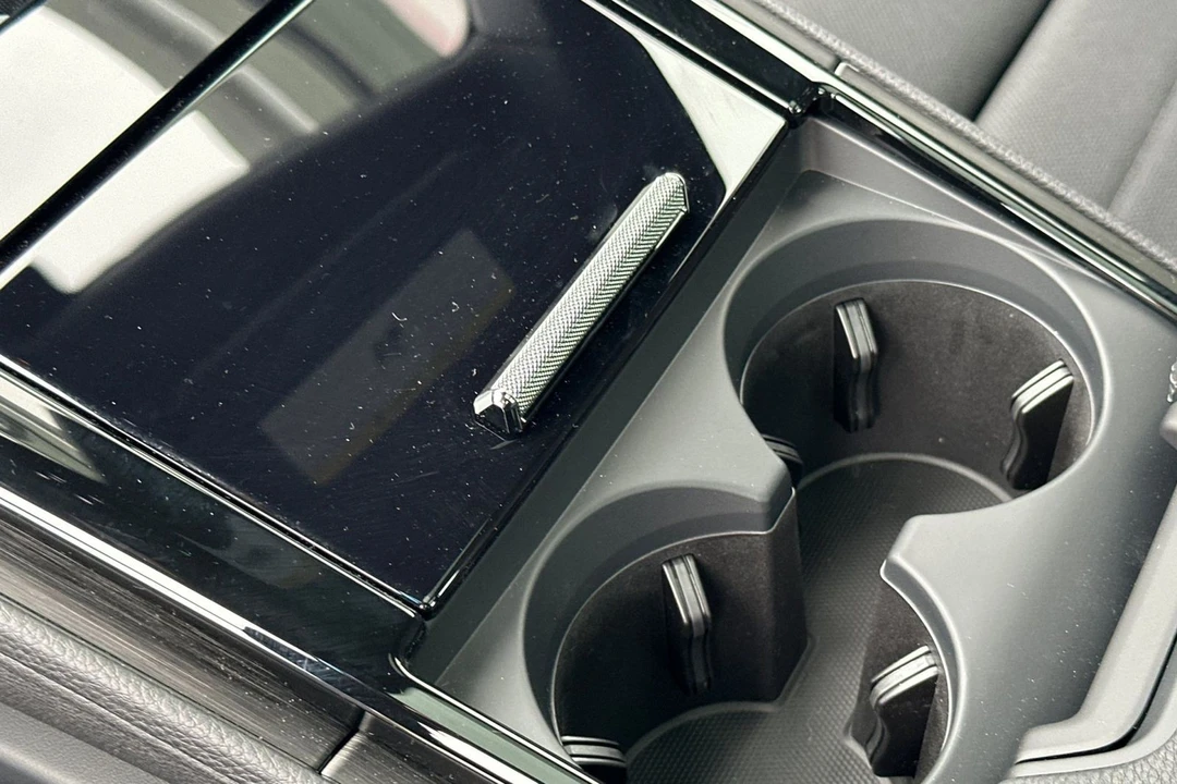 2026 Porsche 976 Panamera - Image 25 of 31