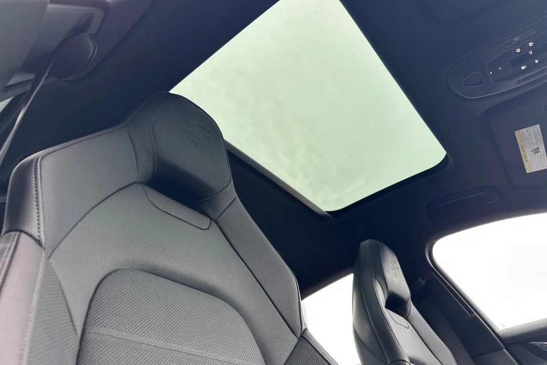 2026 Porsche 976 Panamera - Image 18 of 31