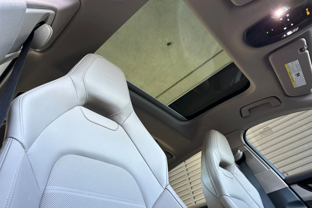 2026 Porsche 976 Panamera - Image 18 of 21