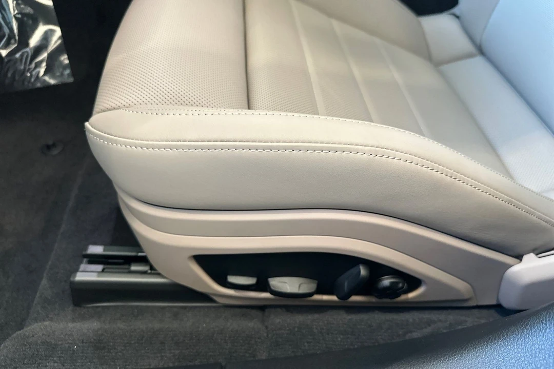 2026 Porsche 976 Panamera - Image 14 of 21